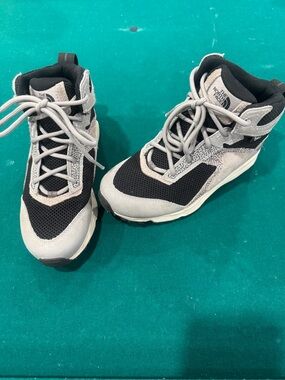 The North Face Kids' Black and Gray High-Top Trail Sneakers size 2.5